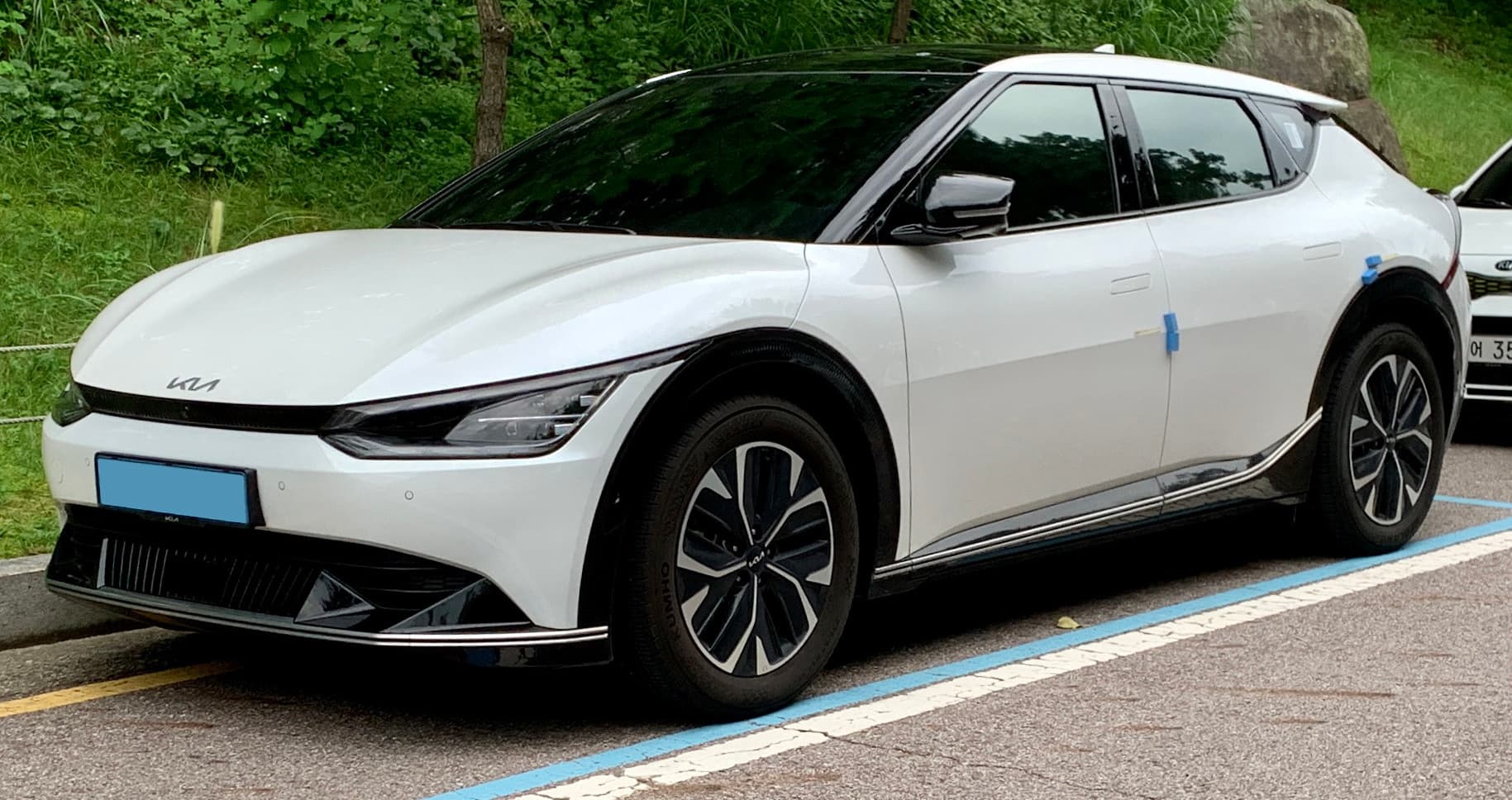 Kia EV6 GT — 0 Kia EV6 (cropped)