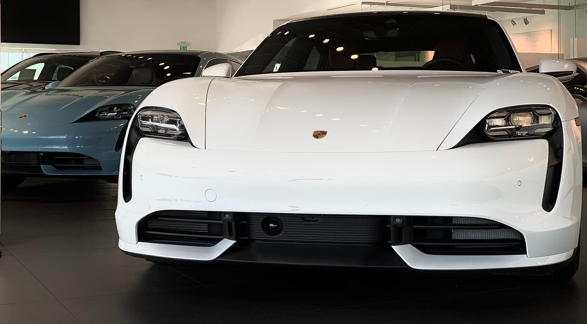 Porsche Taycan — Taycan