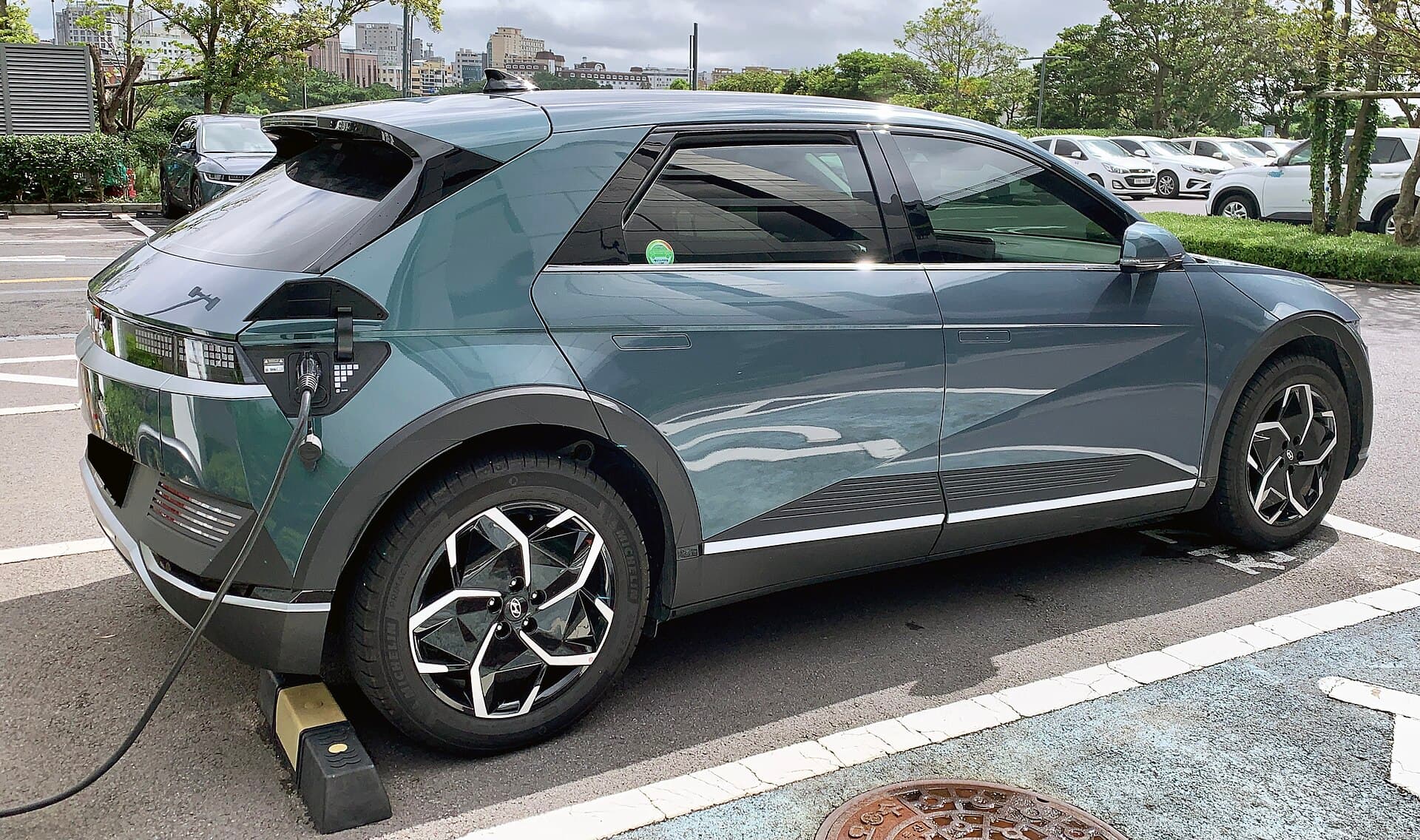 Hyundai IONIQ 5 — 00 IONIQ 5 2